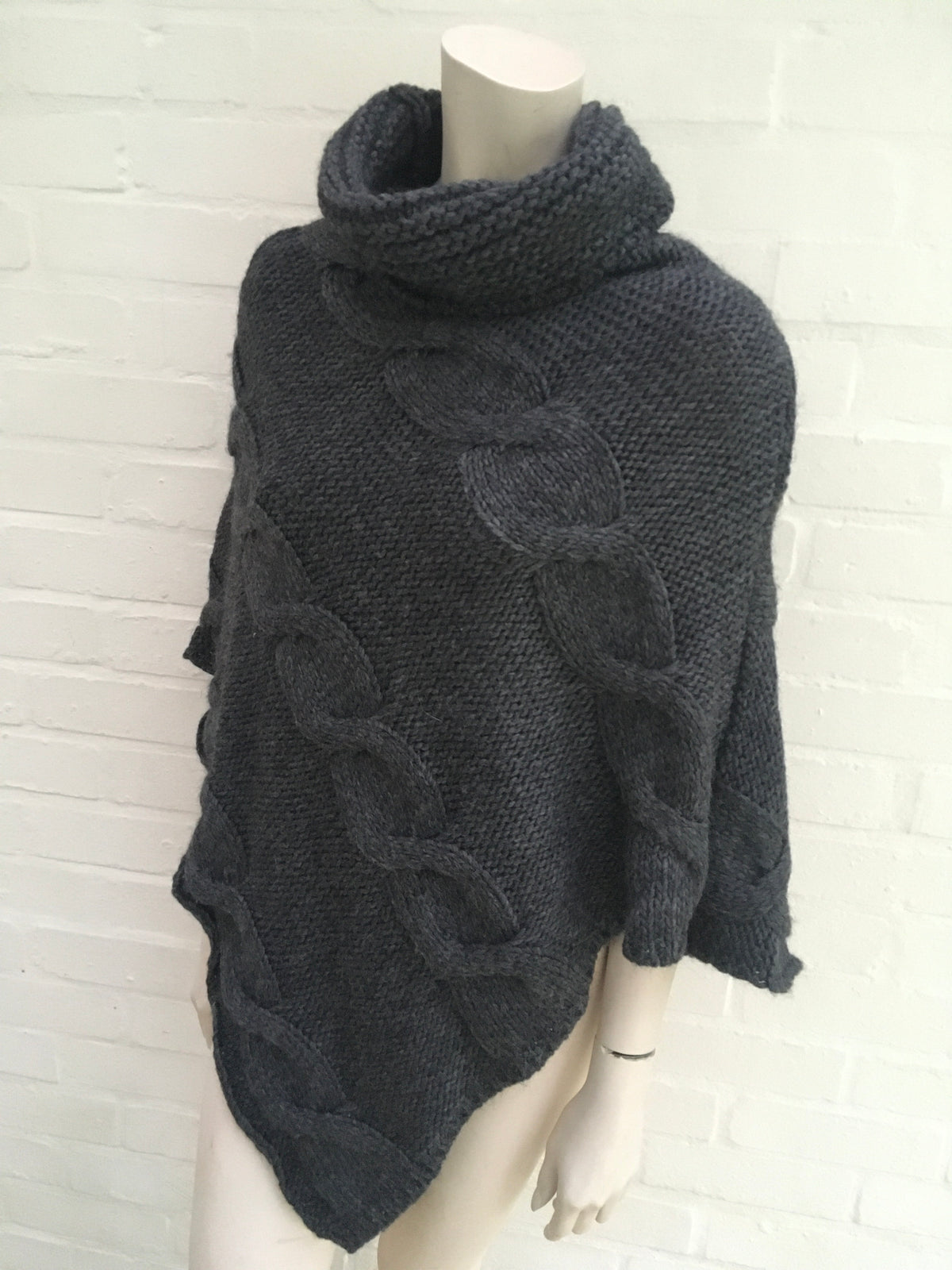 PIPOLAKI INDRA Grey Cable Knit Poncho Top One Size Fits All Ladies
