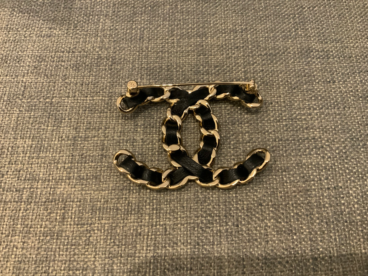 Chanel 2022 Latest Collection Lambskin Chain CC Brooch Black Leather Gold ladies