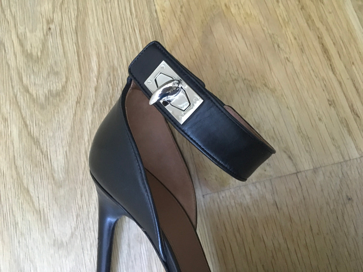 GIVENCHY Shark Lock platform sandals in black leather Ladies