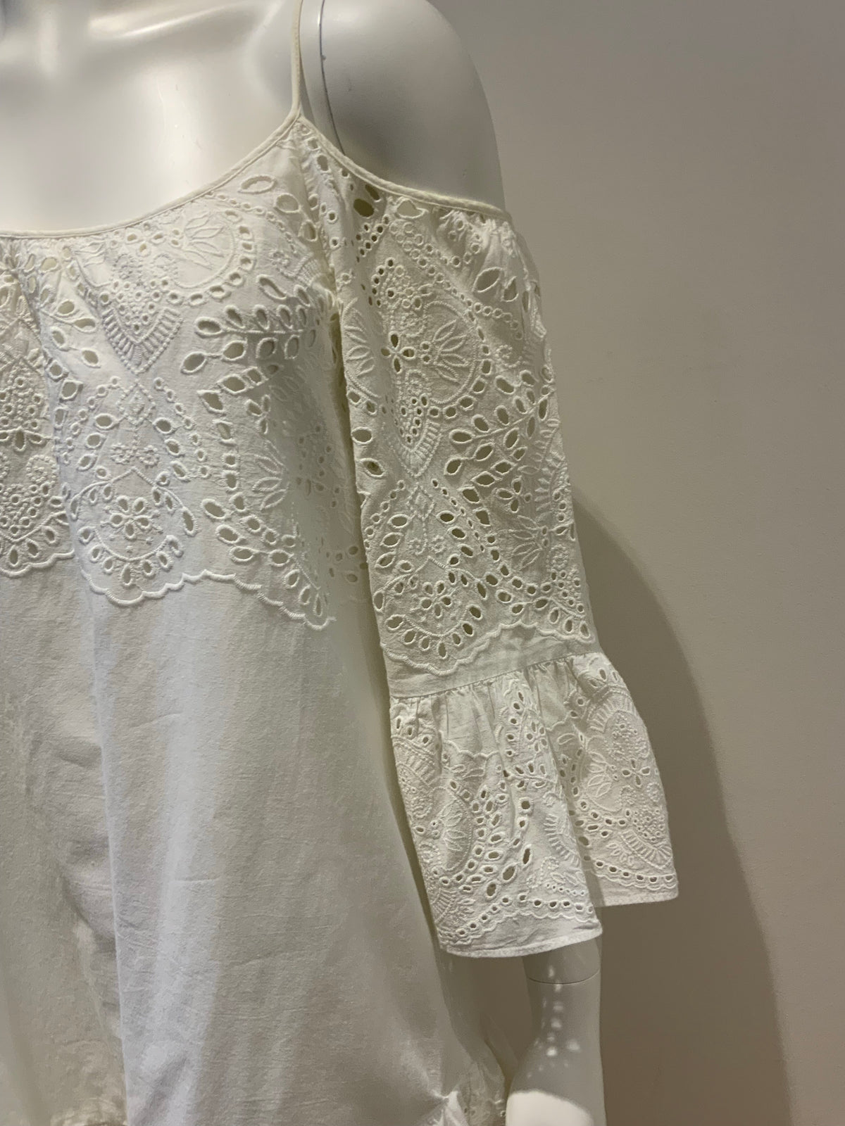 BCBGMAXAZRIA White Niki Eyelet Off-the-shoulder Casual Dress SIZE XS ladies