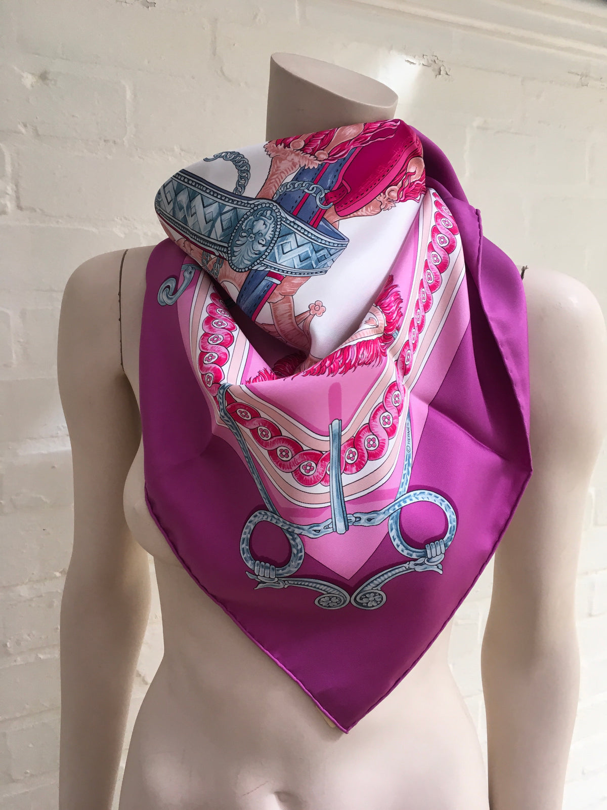 Hermès HERMES Pink Silk Bride De Cour Scarf 90 ladies