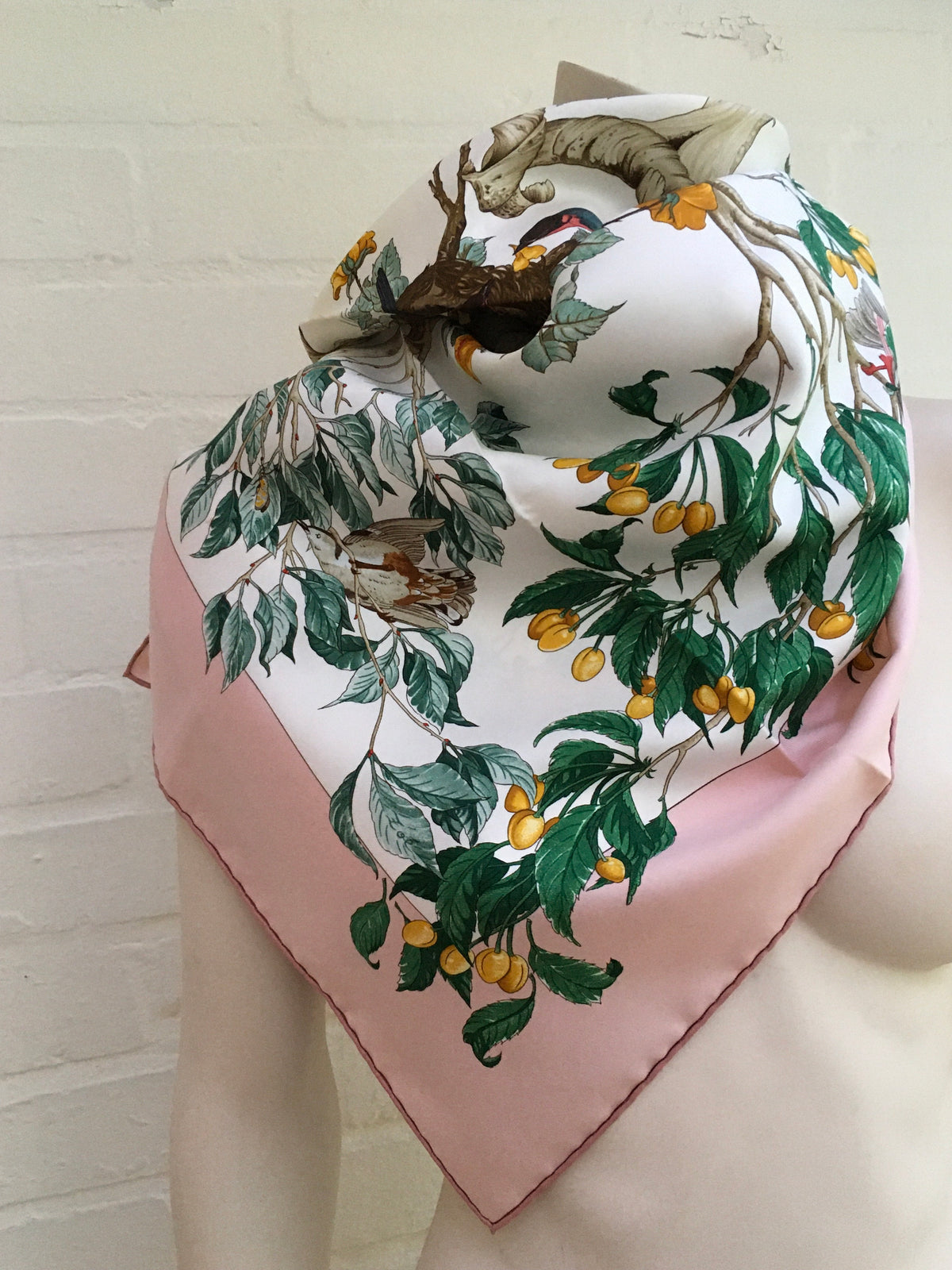 Hermès HERMES SCARF Silk "Au Coeur Des Bois " Animals Scarf 90 ladies