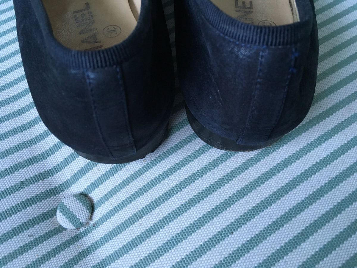 CHANEL LIMITED EDITION CC SUEDE NAVY FLATS SHOES LADIES