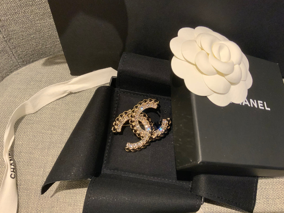 CHANEL 2021 Crystal Chain CC Brooch Gold ladies