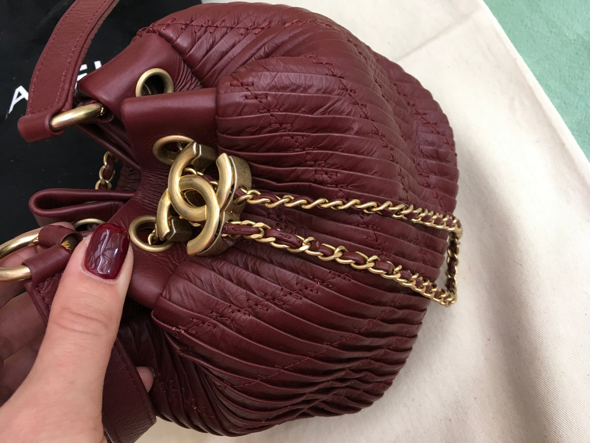 CHANEL Coco Pleated Drawstring Bag Burgundy 2018 Handbag Amazing Runaway Ladies
