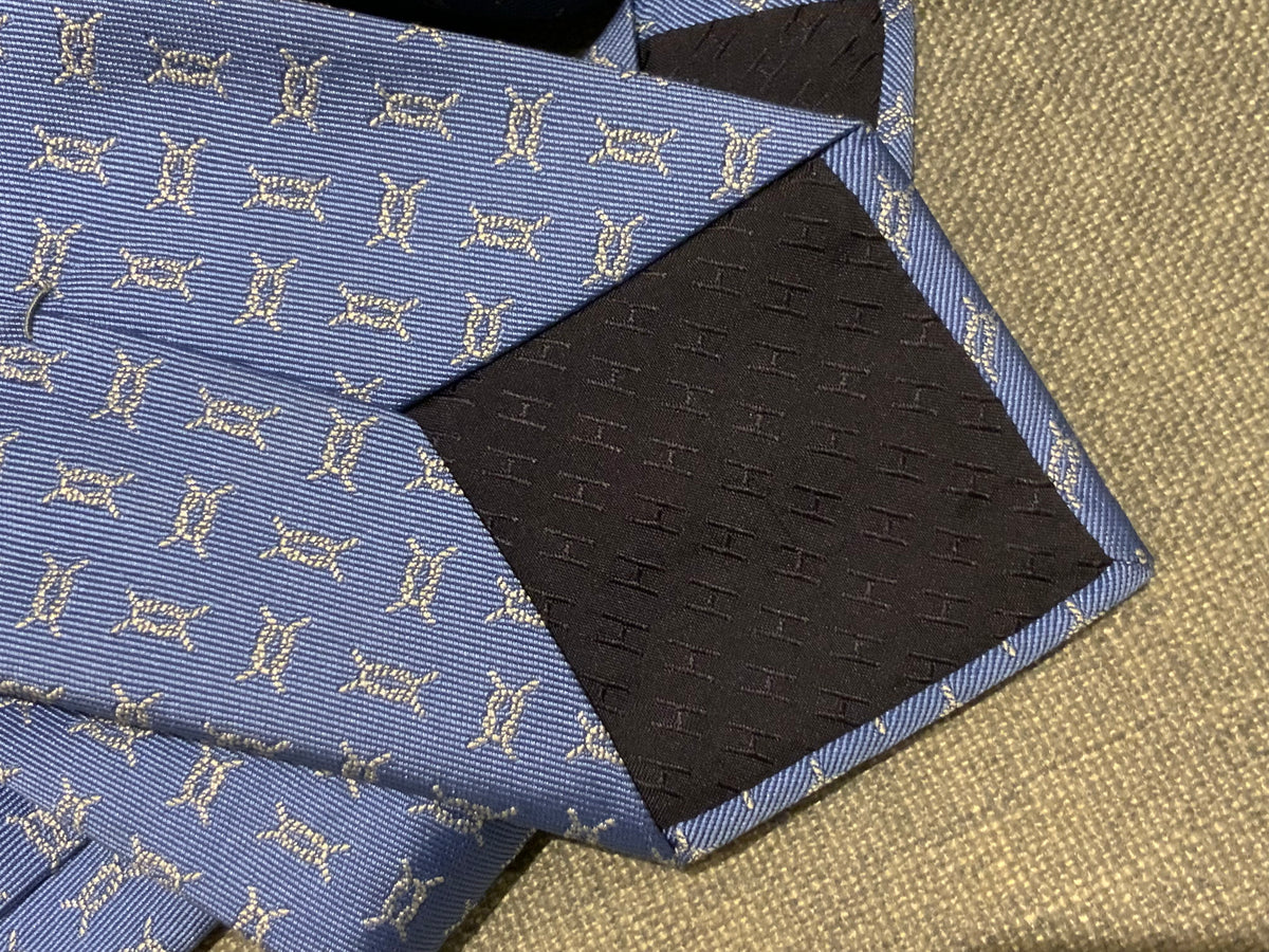 Hermès HERMES Paris Silk Blue Print Tie 100% AUTHENTIC Men
