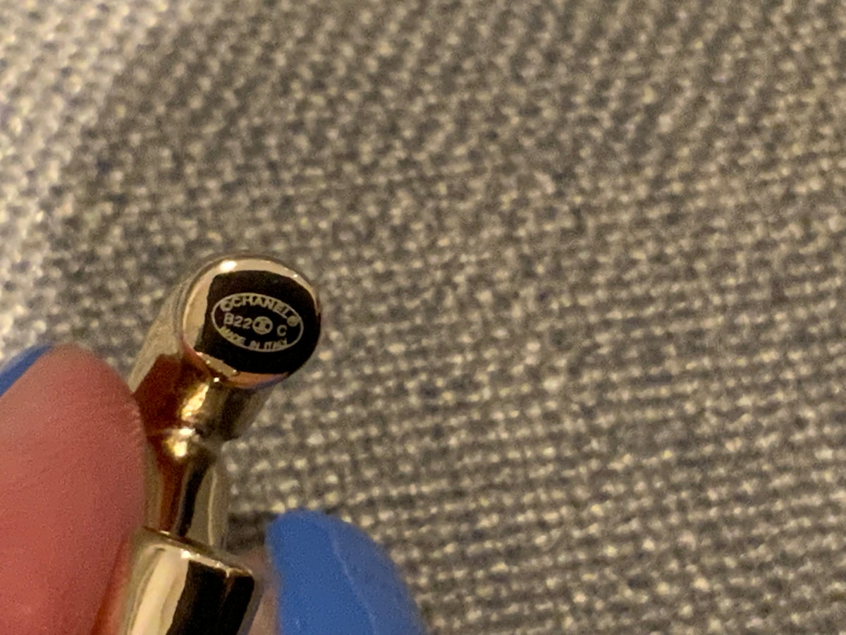 CHANEL 2022 Large CC Earrings Light Gold B22 Ab7576 B07260 ladies
