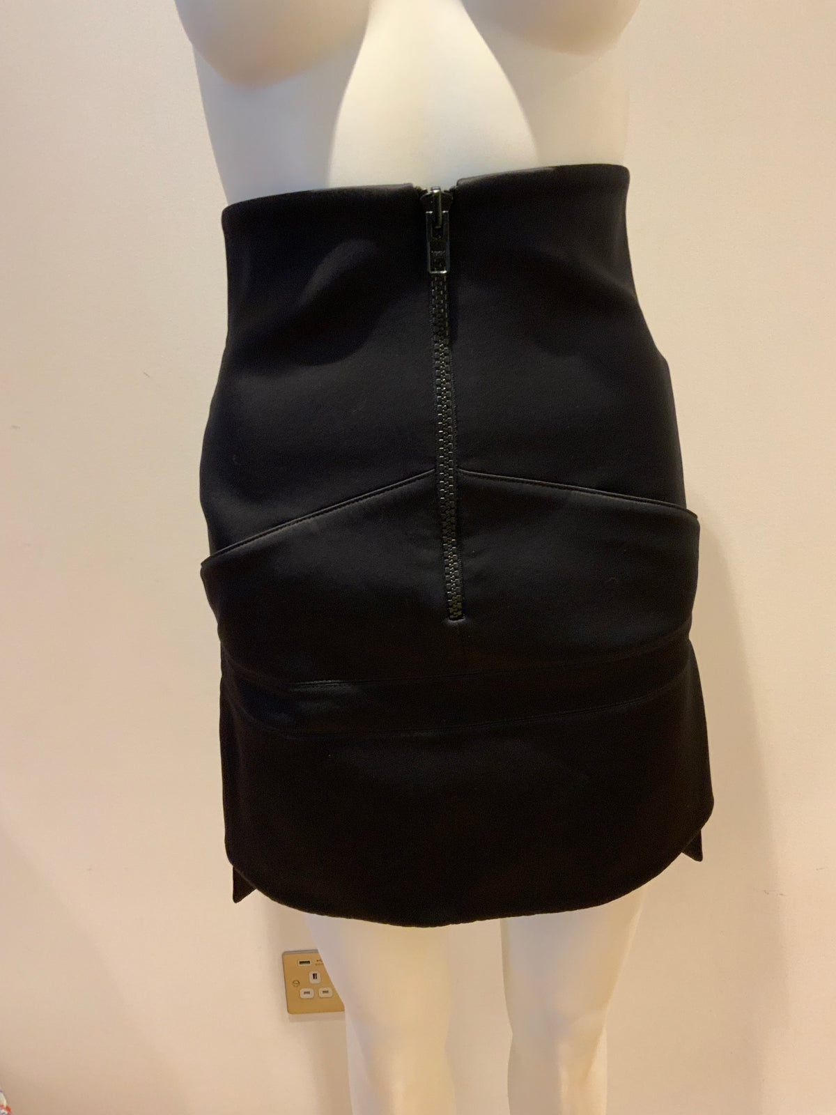 ICONIC Givenchy Black Mini High Waisted Skirt Size US 0 UK 4 XXS ladies