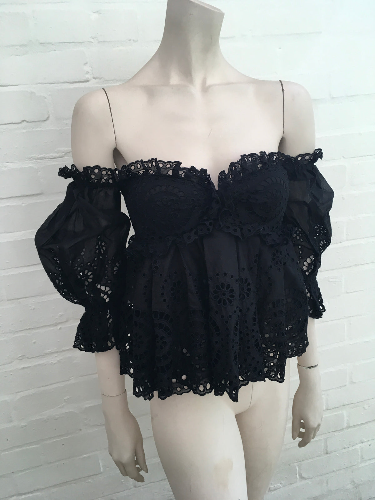 Tom Ford Broderie Anglaise Off The Shoulders Top MOST WANTED Size I 40 UK 8 S ladies