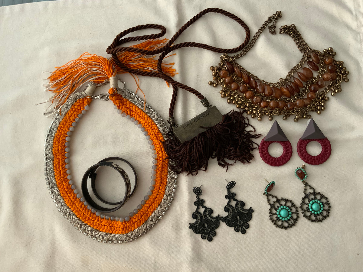 Lot of custom modern jewellery earrings, necklaces, bracelets ladies