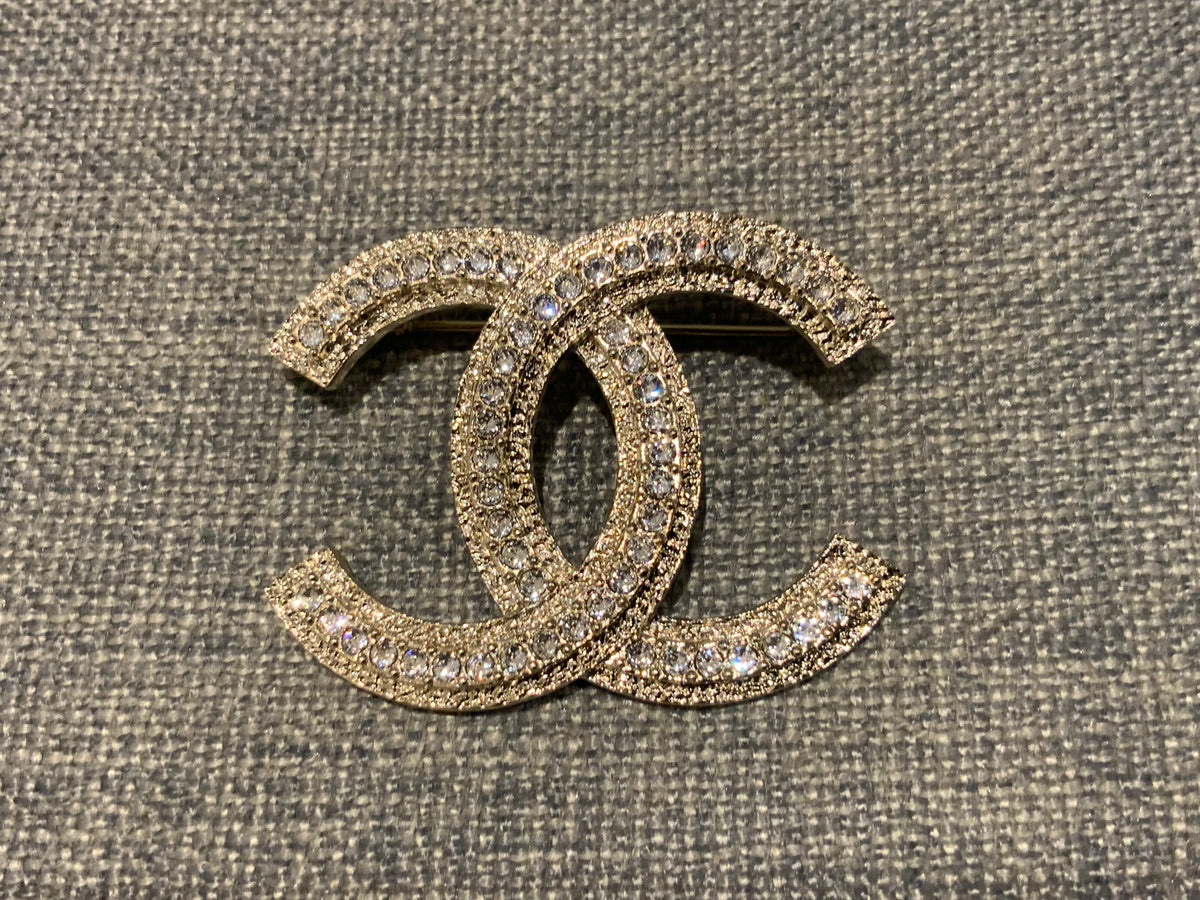 Chanel 2023 Latest Collection Crystals CC Large Brooch Light Gold ladies