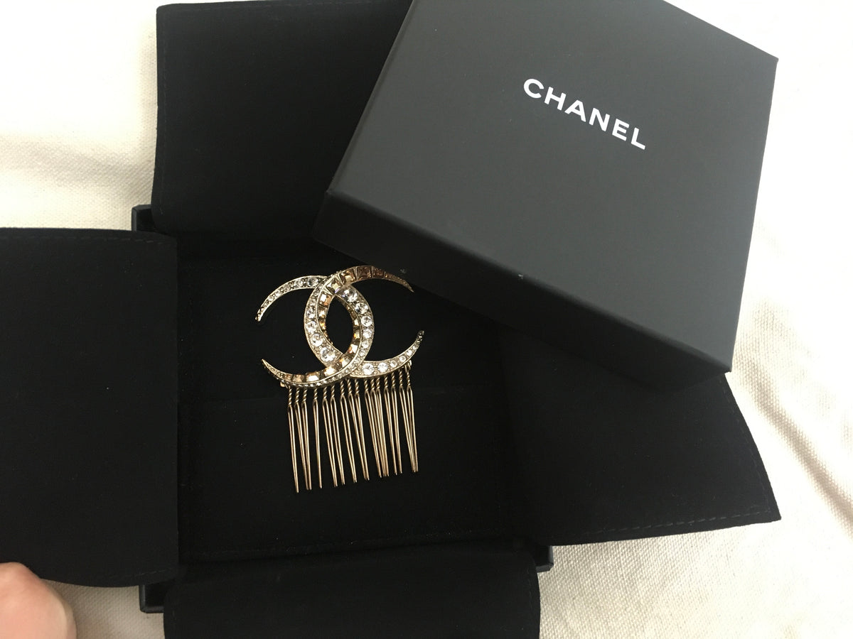 CHANEL SOLD OUT Crystal Paris Dubai CC Hair Comb Pin Gold Limited Edition Ladies