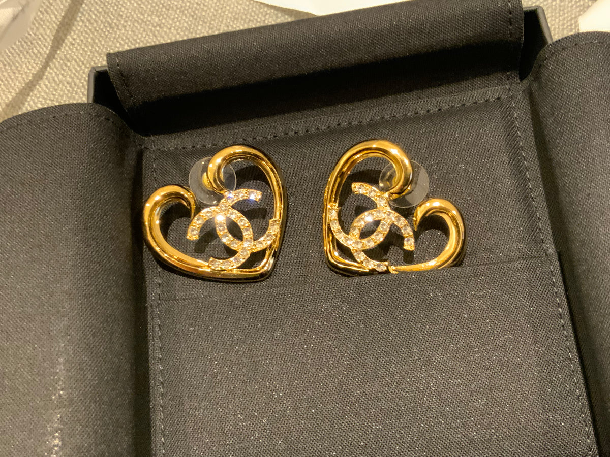 CHANEL 2023 Crystals CC Large Heart Stud Earrings 19.5 grams ladies