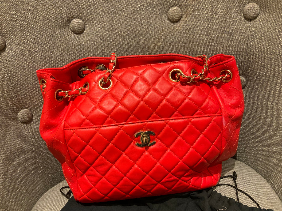 CHANEL Lambskin Quilted Medium Drawstring Classic Bag Handbag ladies