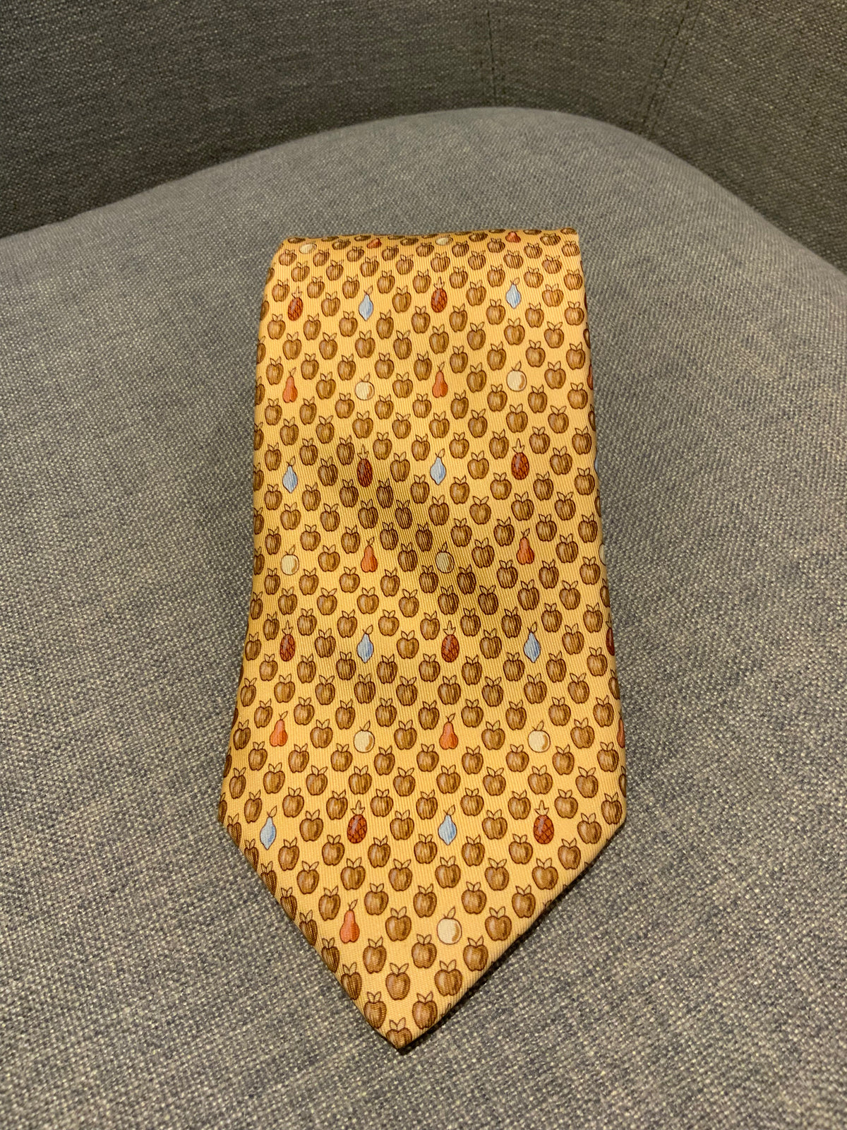Hermès HERMES Paris Silk Yellow Apples Print Tie 7914 MA 100% AUTHENTIC Men