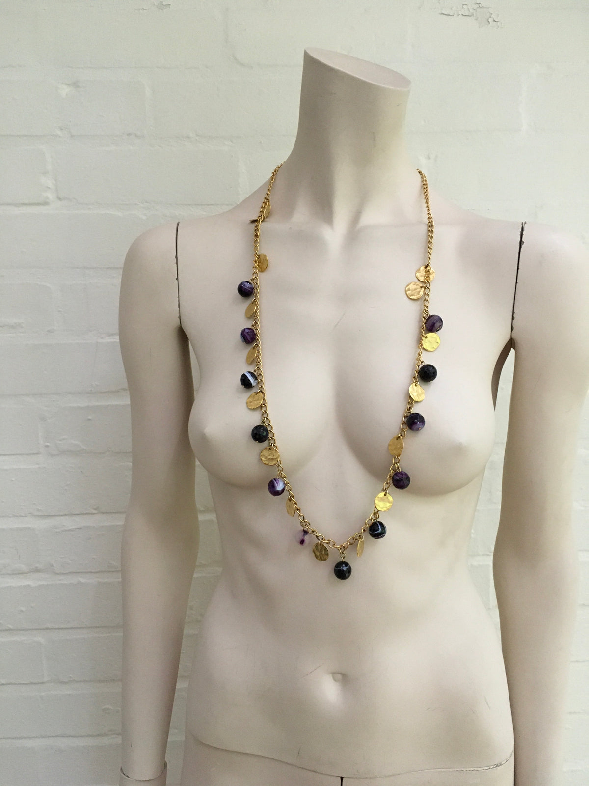 Kenneth Jay Lane 22kt Gold-Washed Hammered Coin Resin Amethyst Chain Necklace ladies