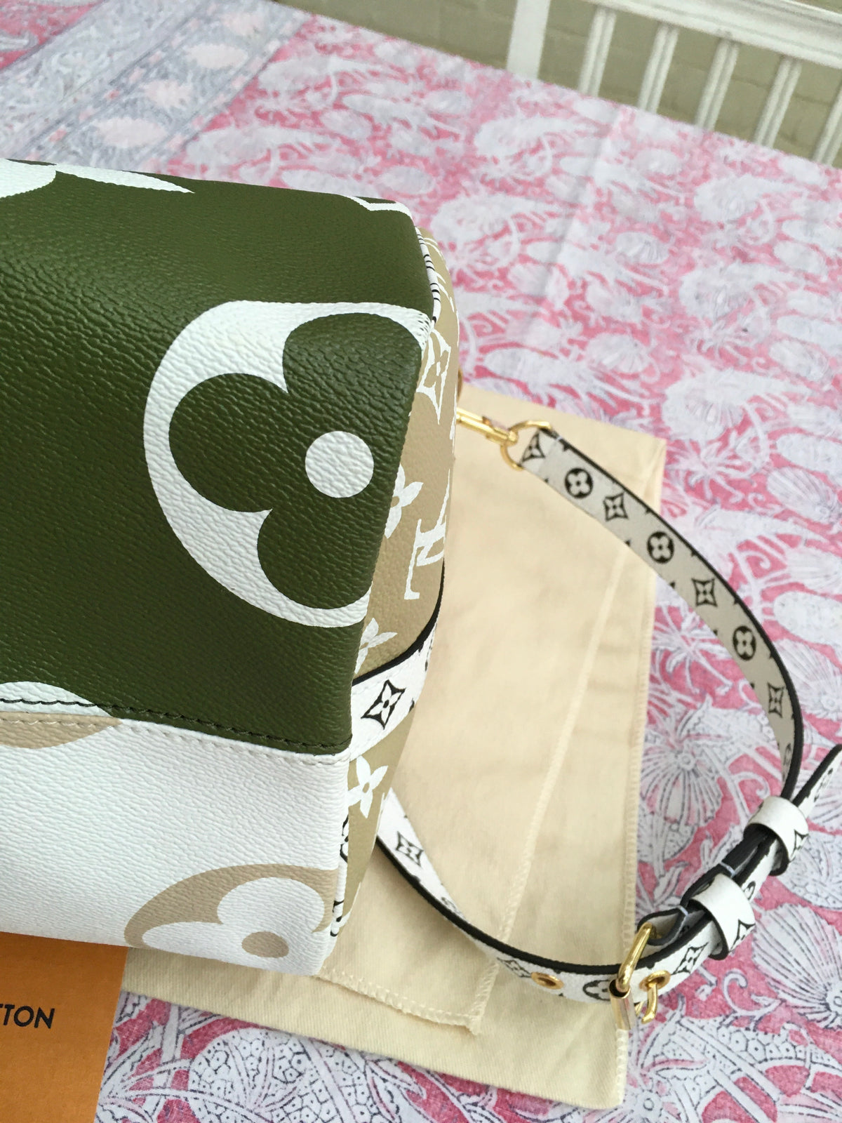 LOUIS VUITTON Monogram Giant Speedy Bandouliere 30 Kaki Creme LIMITED EDITION ladies