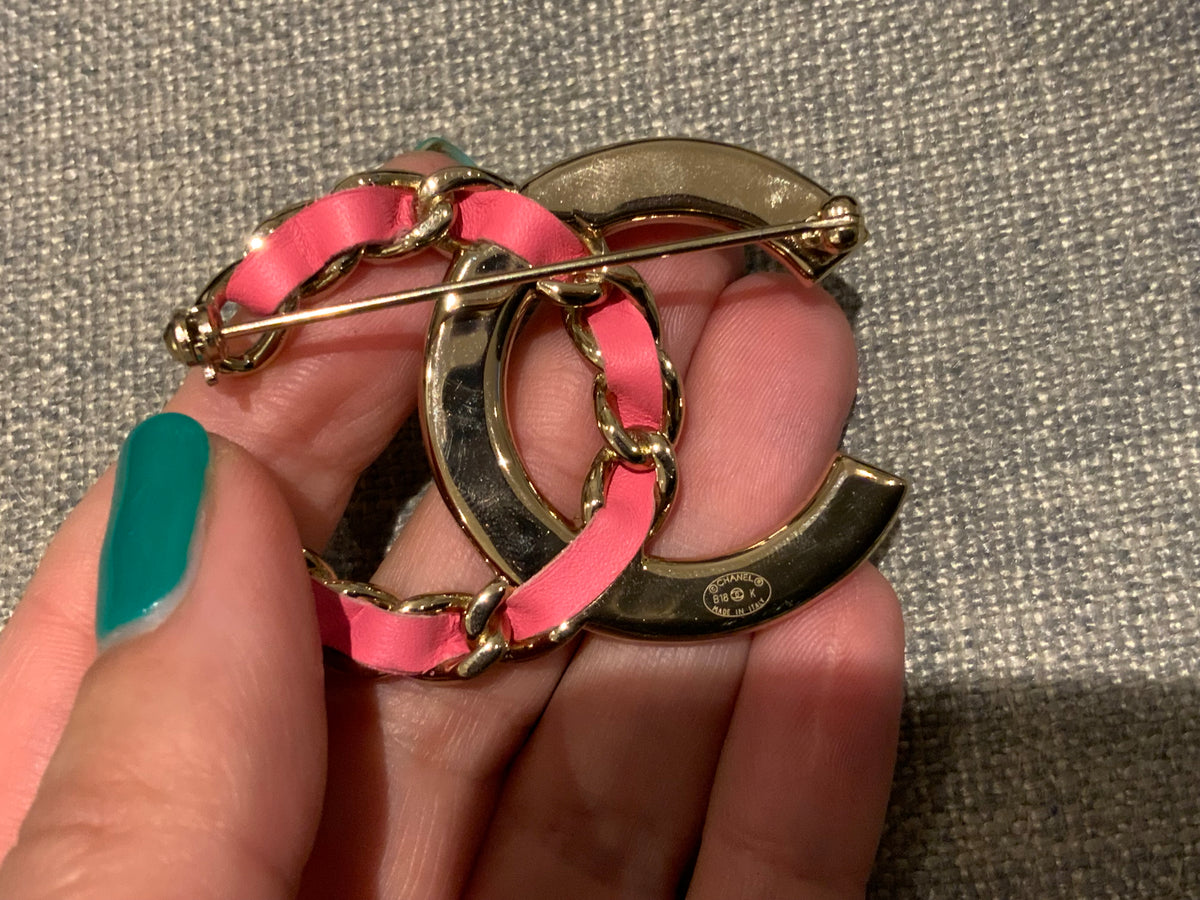 Chanel Lambskin Crystal Chain CC Brooch Pink Leather Gold ladies