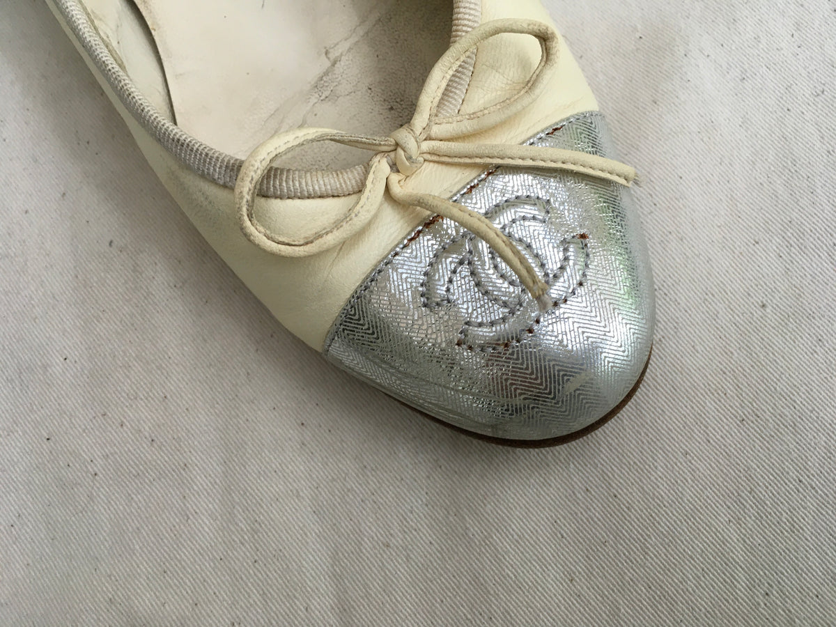 CHANEL CC Cap-Toe Leather Beige/Silver FLAT SHOE SIZE 36 UK 3 US 6 NOT A PAIR ladies