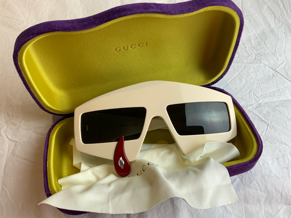 GUCCI Acetate Crystal Hollywood Forever Tear Drop Sunglasses GG0359S Ivory ladies