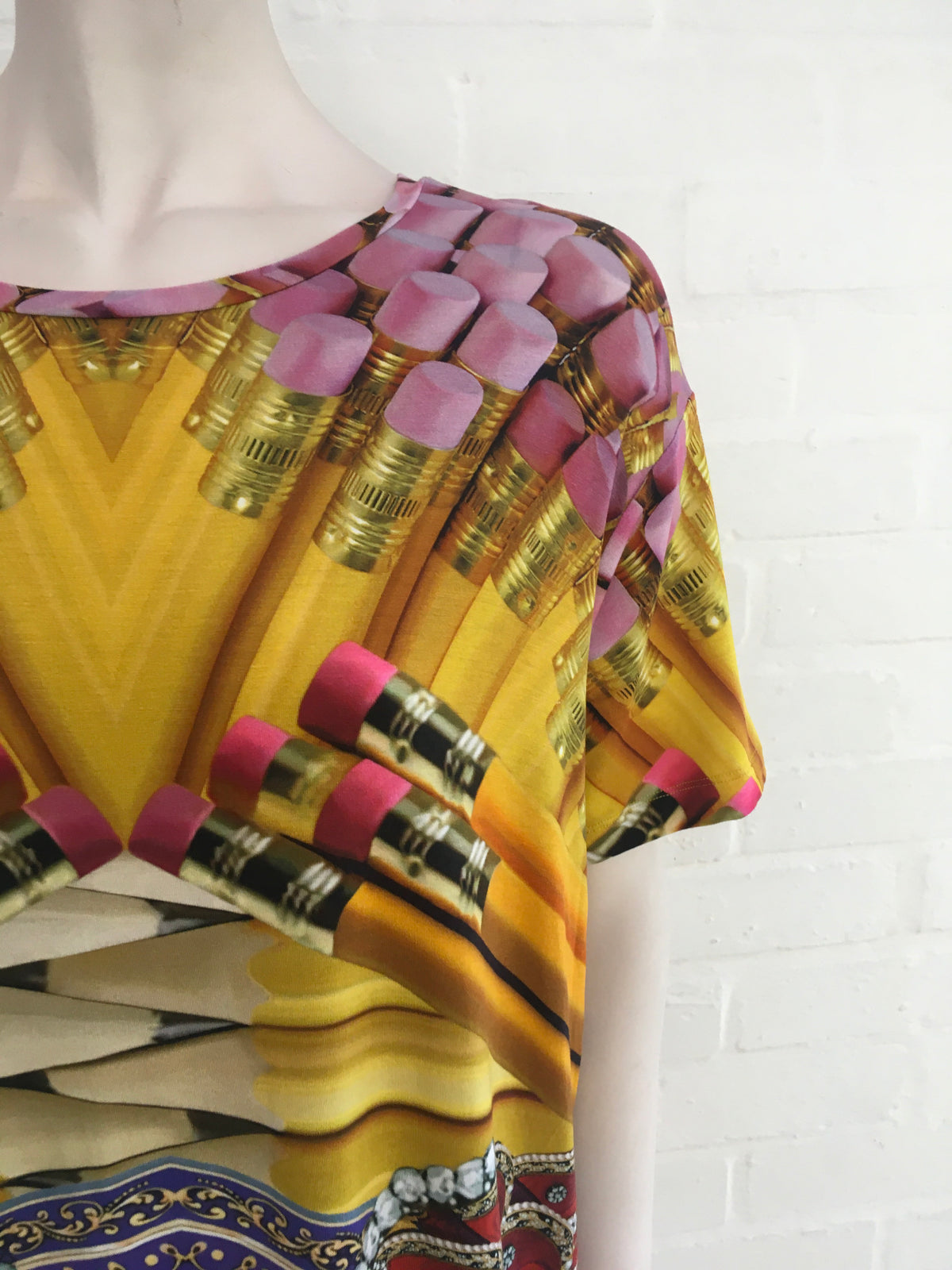 MARY KATRANTZOU Runaway Pencils Printed Short Sleeve T-shirt Size M medium ladies