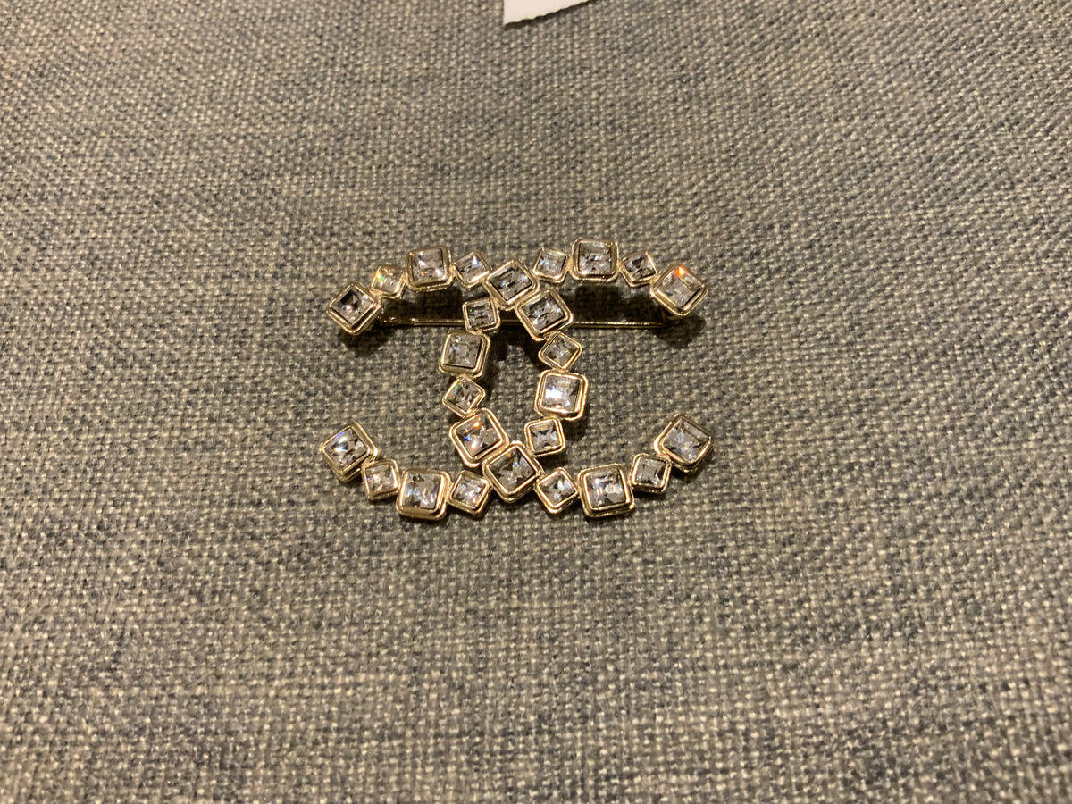 CHANEL CC 2020 Crystal Brooch Gold 14.7 g ladies