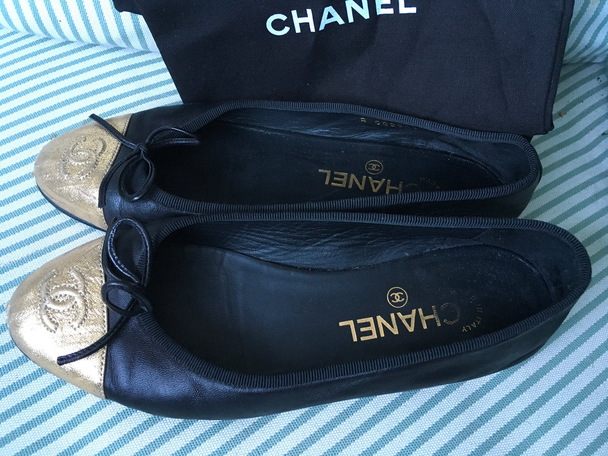 CHANEL LIMITED EDITION CC GOLD BLACK FLATS SHOES Ladies