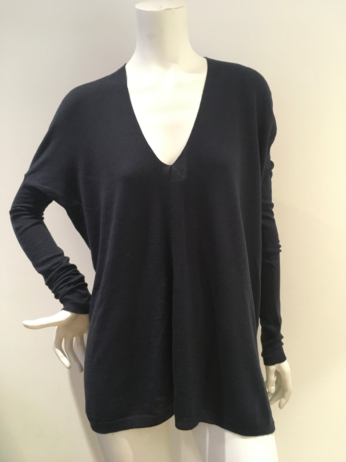 Vince V Neck Thin Knit Merino Wool Blend Sweater Jumper Size S /P Small ladies