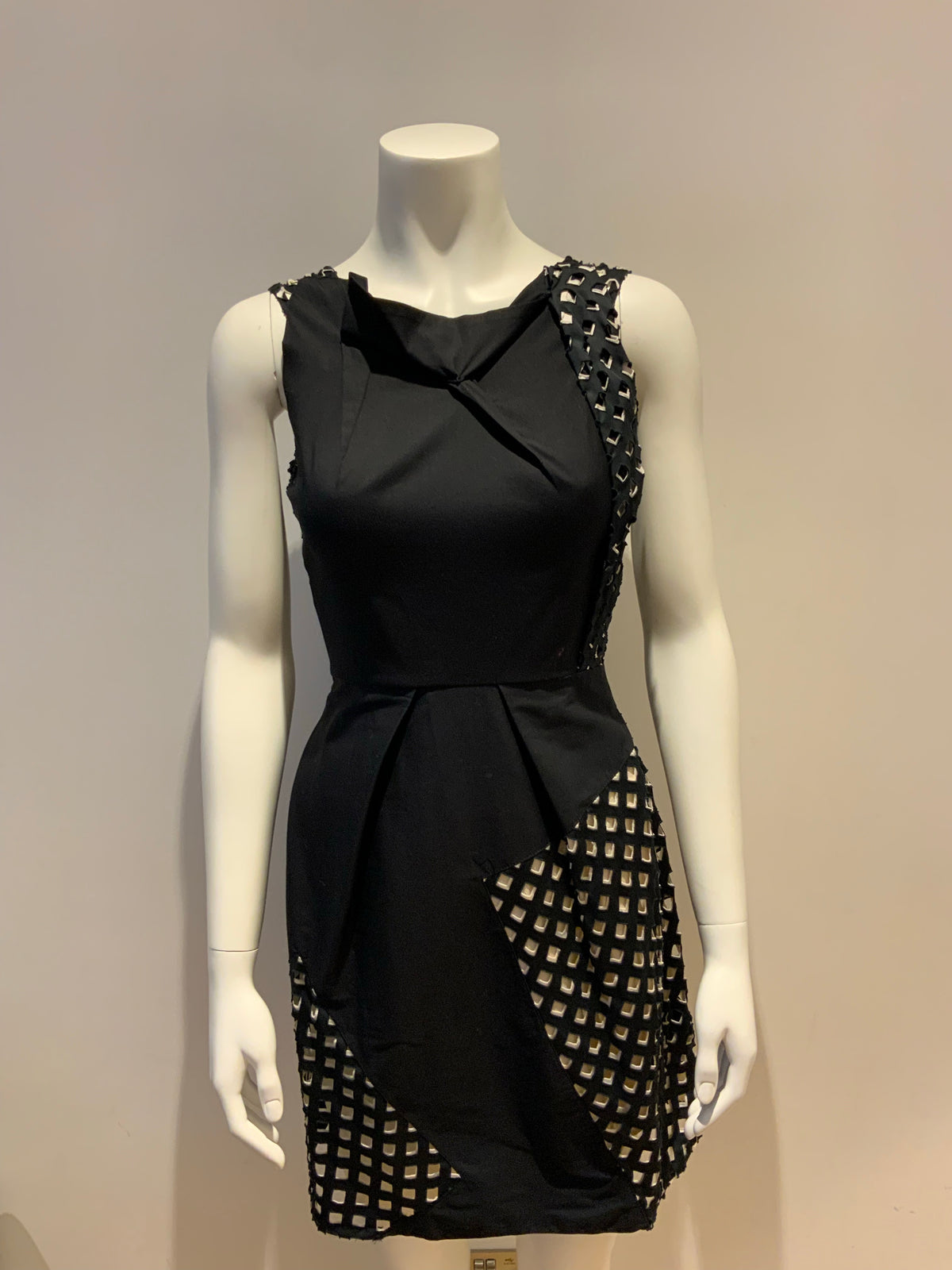 Roland Mouret RUNAWAY Black & White Lasercut Dress UK 8 US 4 IT 40 FR 36 ladies