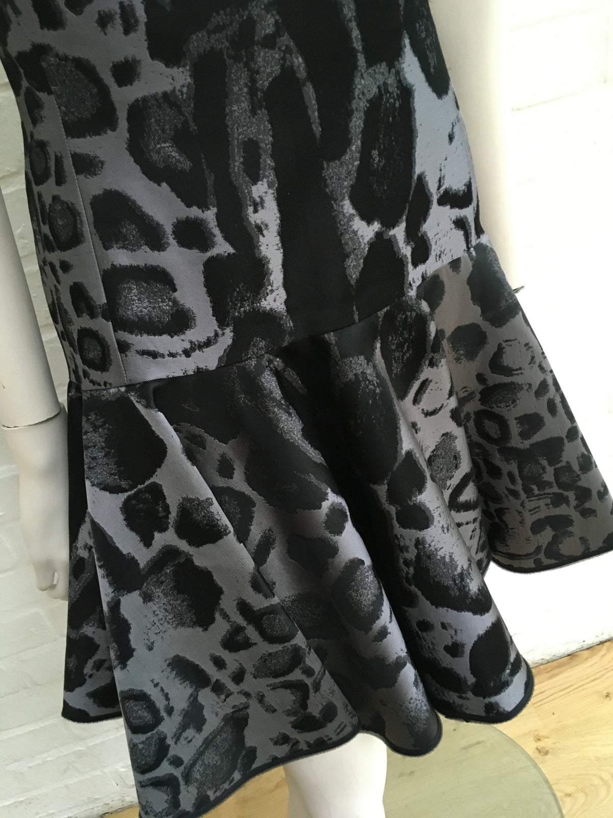 Giambattista Valli RUNAWAY Leopard Jacquard Mini Dress Size I 42 UK 10 US 6 ladies