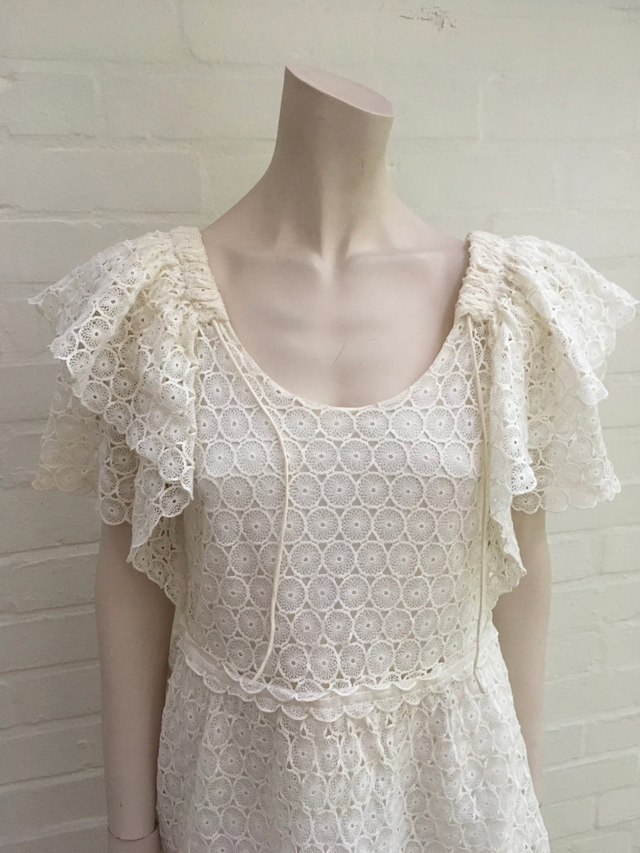 Chloé Chloe White Crocheted lace mini dress Ladies – Afashionistastore
