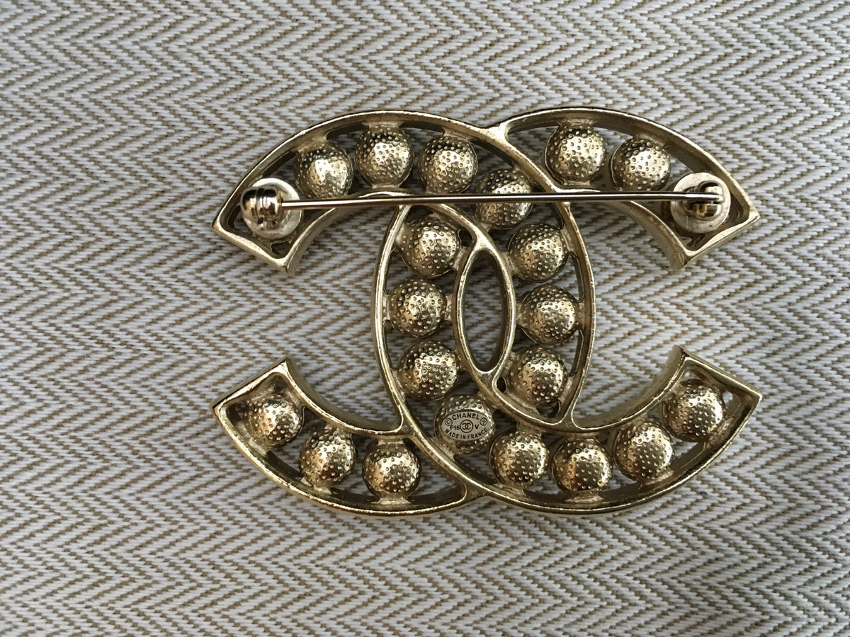 Chanel large logo brooch pearls and crystals large CC JUST AMAZING LADIES