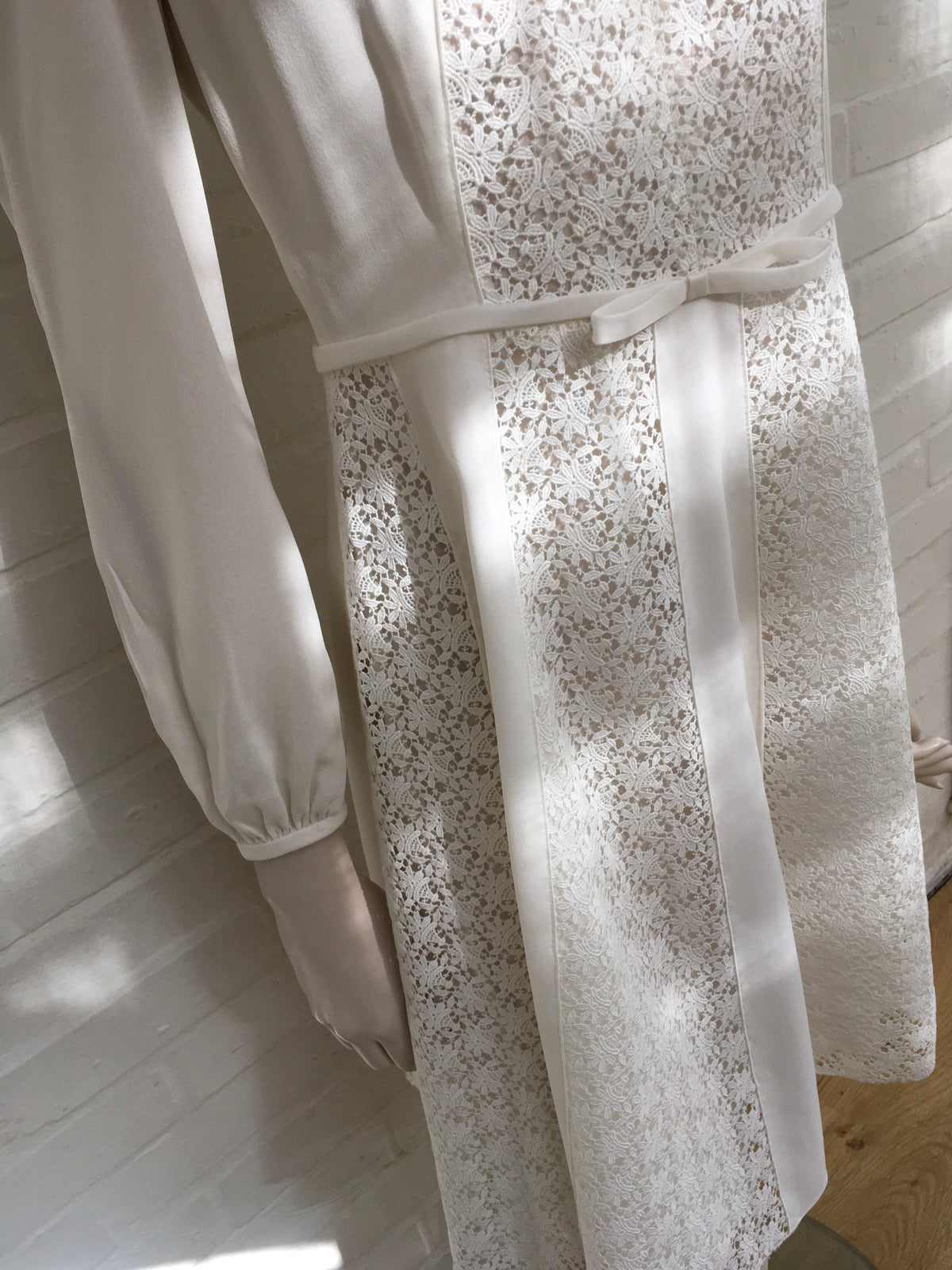 Giambattista Valli RUNAWAY Lace-paneled silk-crepe dress Size I 42 UK 10 US 6 ladies