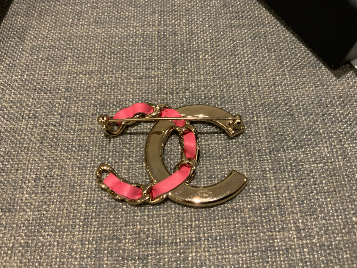 Chanel Lambskin Crystal Chain CC Brooch Pink Leather Gold ladies