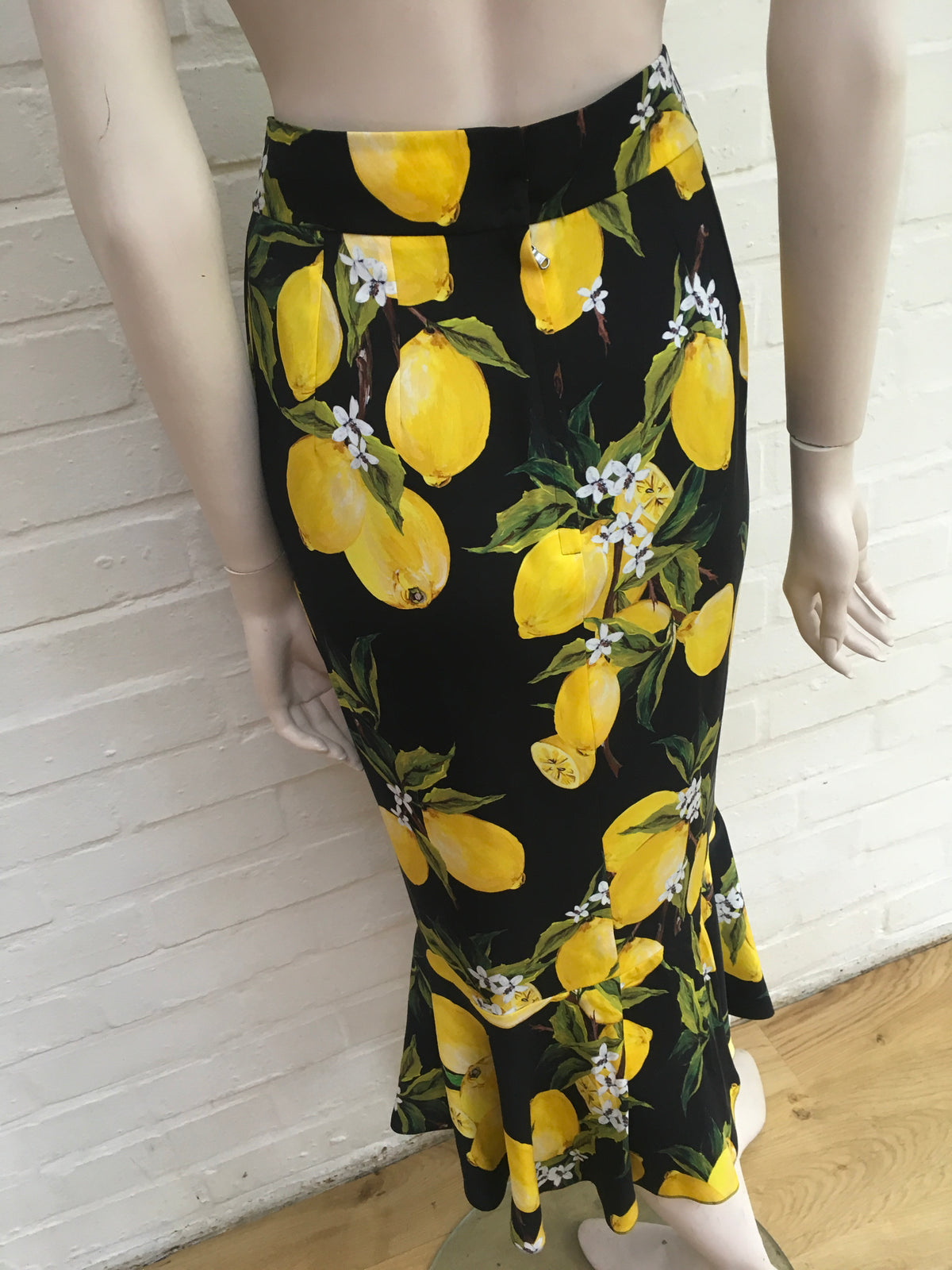 Dolce & Gabbana Lemon-print silk-blend charmeuse skirt Ladies