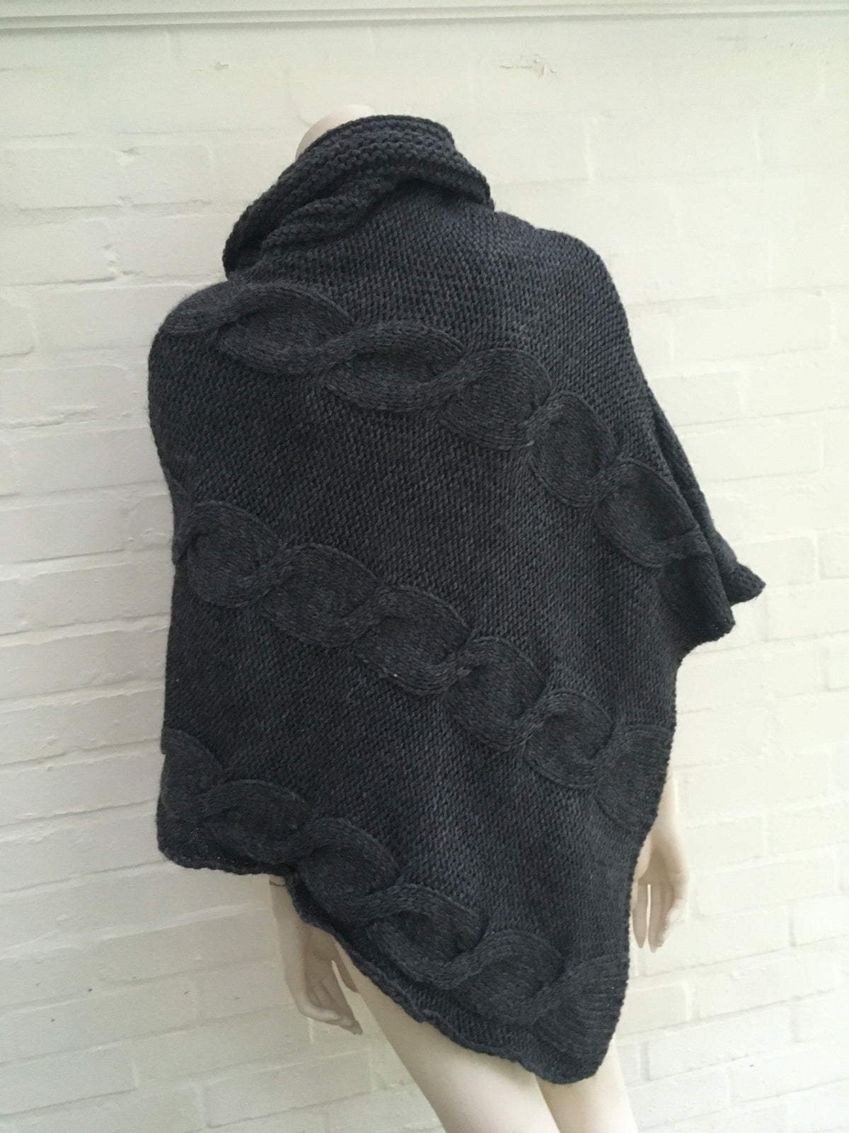 PIPOLAKI INDRA Grey Cable Knit Poncho Top One Size Fits All Ladies