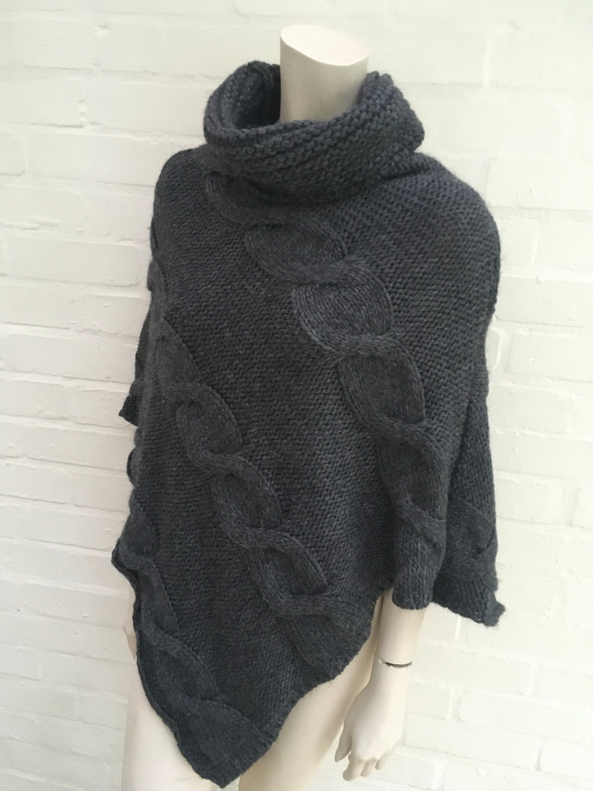PIPOLAKI INDRA Grey Cable Knit Poncho Top One Size Fits All Ladies