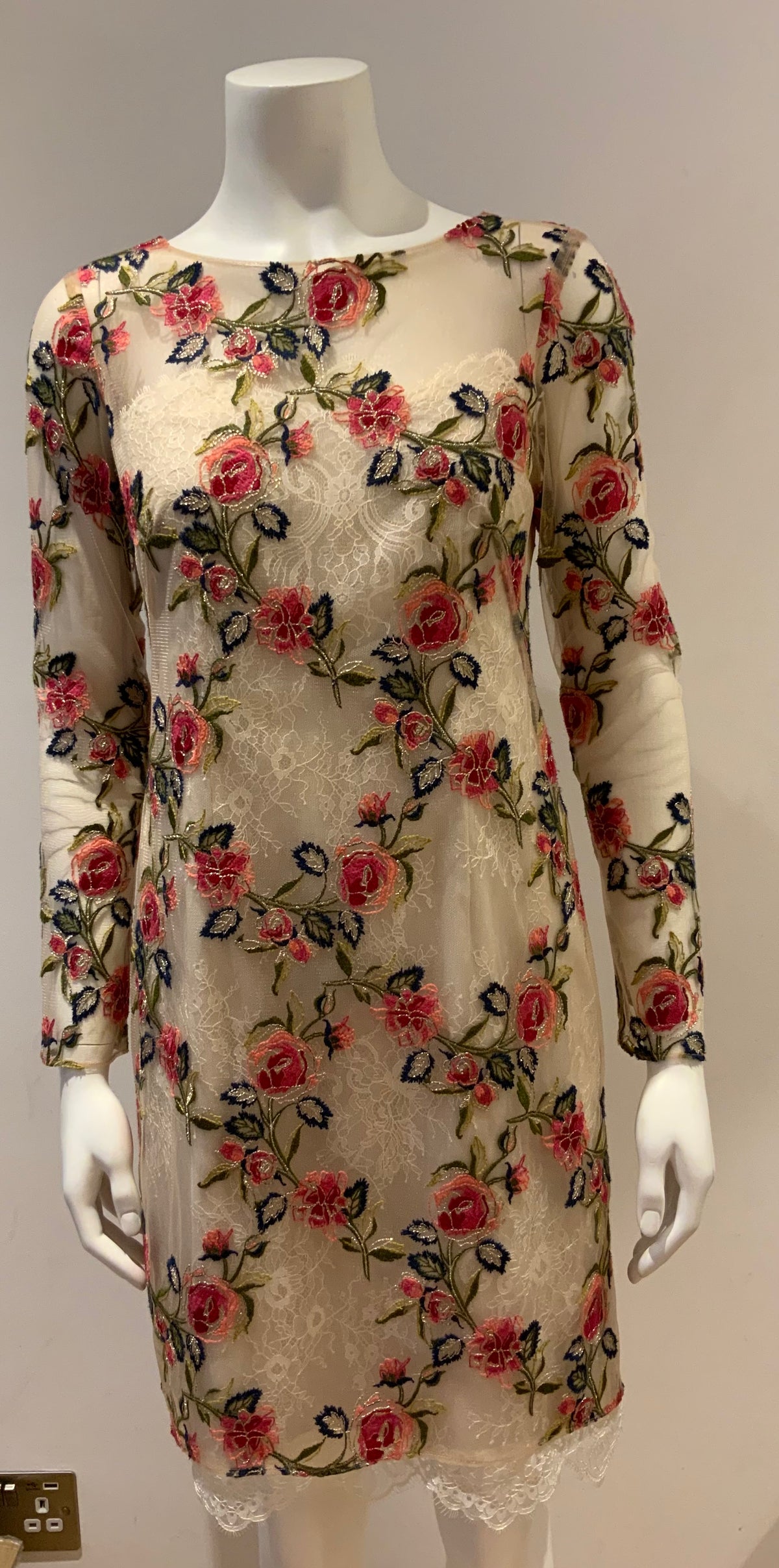 Notte by Marchesa Tull Floral Embroidered SO COUTURE Dress Size US 4 UK 8 Small ladies