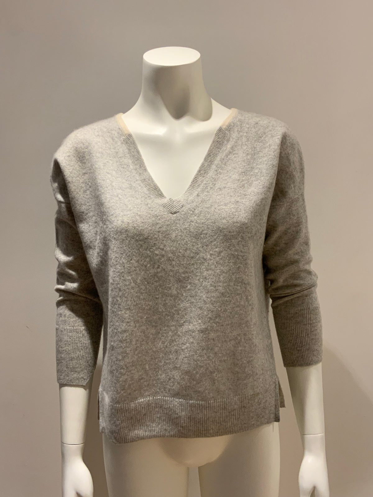 Duffy Pure Cashmere Cropped V neck Sweater Jumper Size m medium ladies