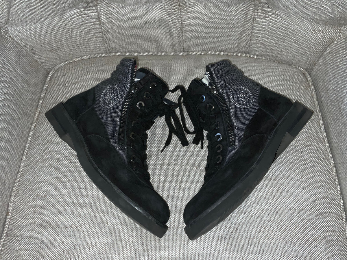CHANEL Interlocking CC Logo Combat Boots SIZE 37 1/2 UK 4.5 US 7.5 ladies