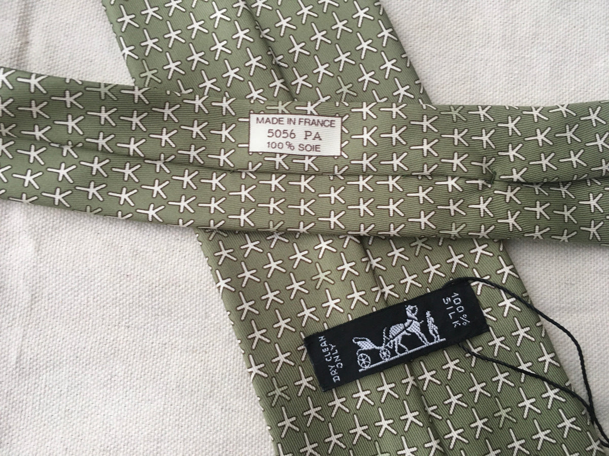 Hermès HERMES Paris Silk STAR Print Tie 5056 PA 100% AUTHENTIC Men