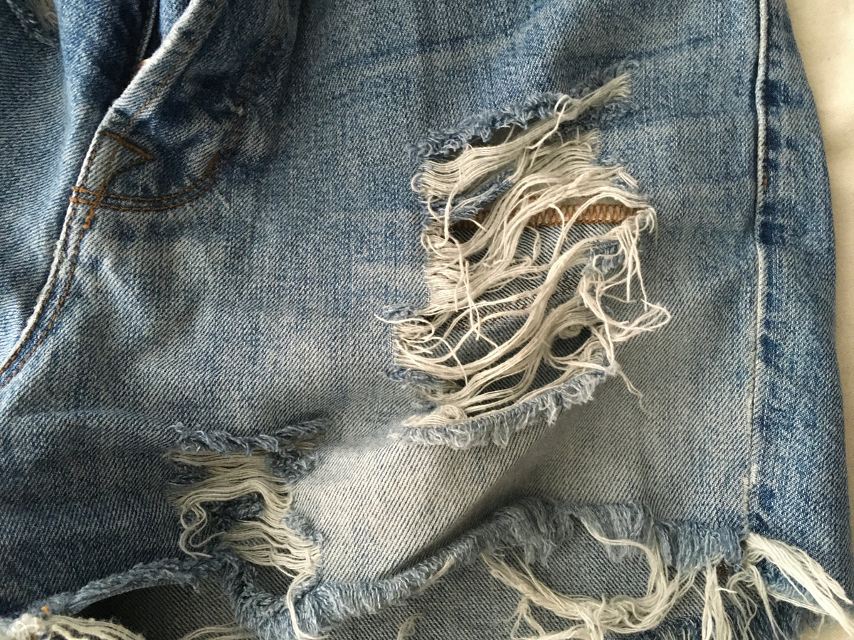 J BRAND Shredded Distressed Ripped Shorts Denim Jeans Size 27 ladies