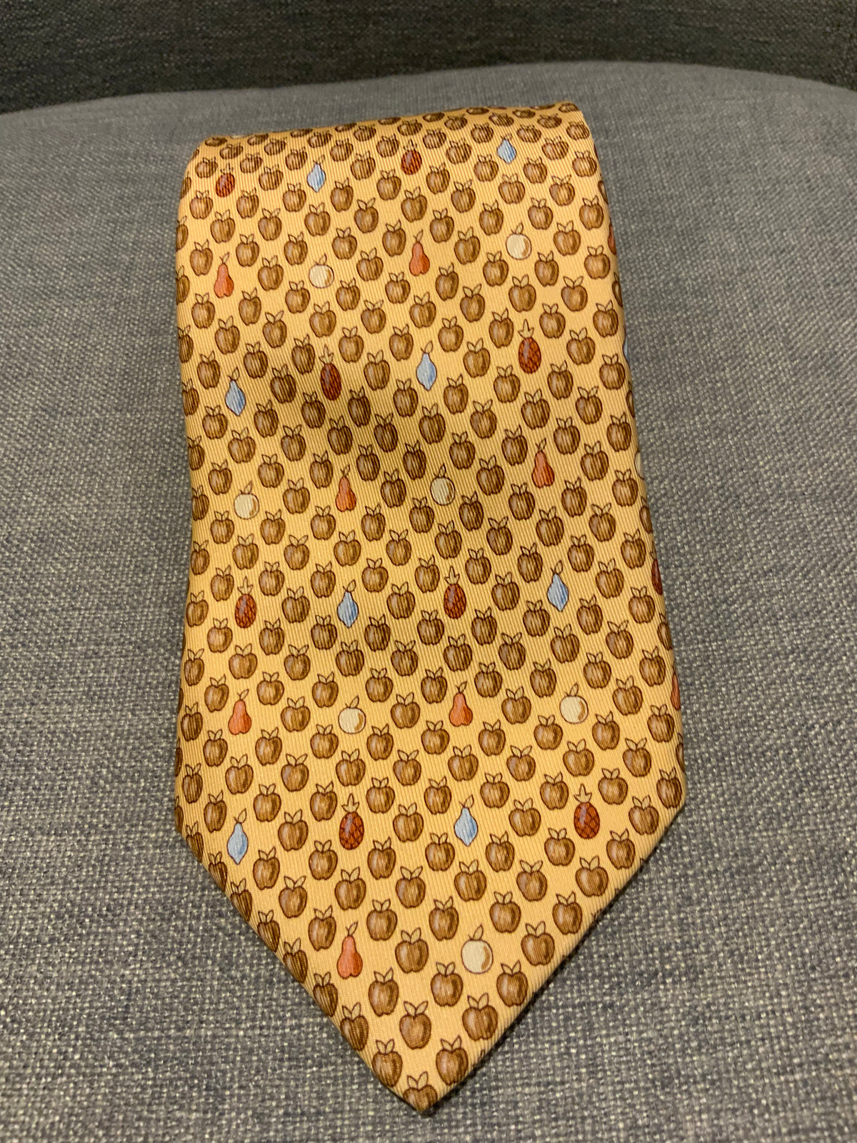 Hermès HERMES Paris Silk Yellow Apples Print Tie 7914 MA 100% AUTHENTIC Men