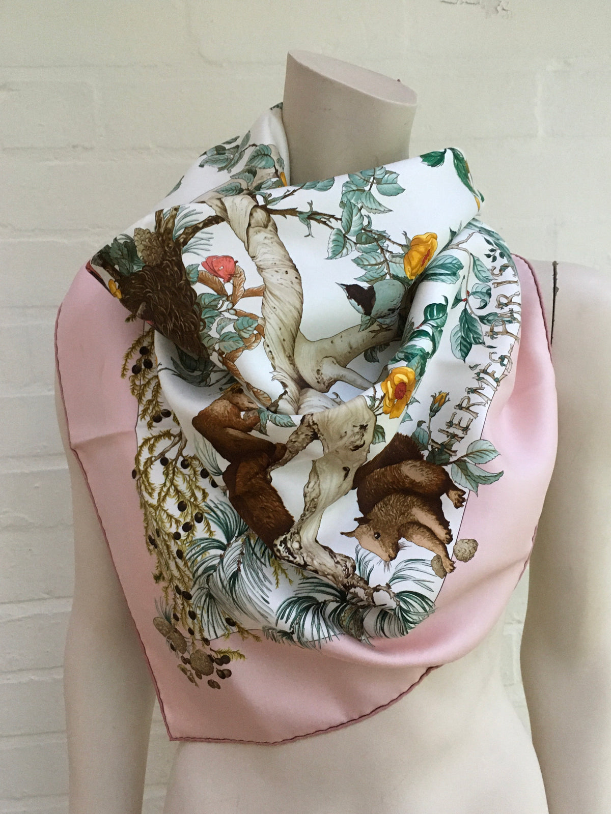 Hermès HERMES SCARF Silk "Au Coeur Des Bois " Animals Scarf 90 ladies
