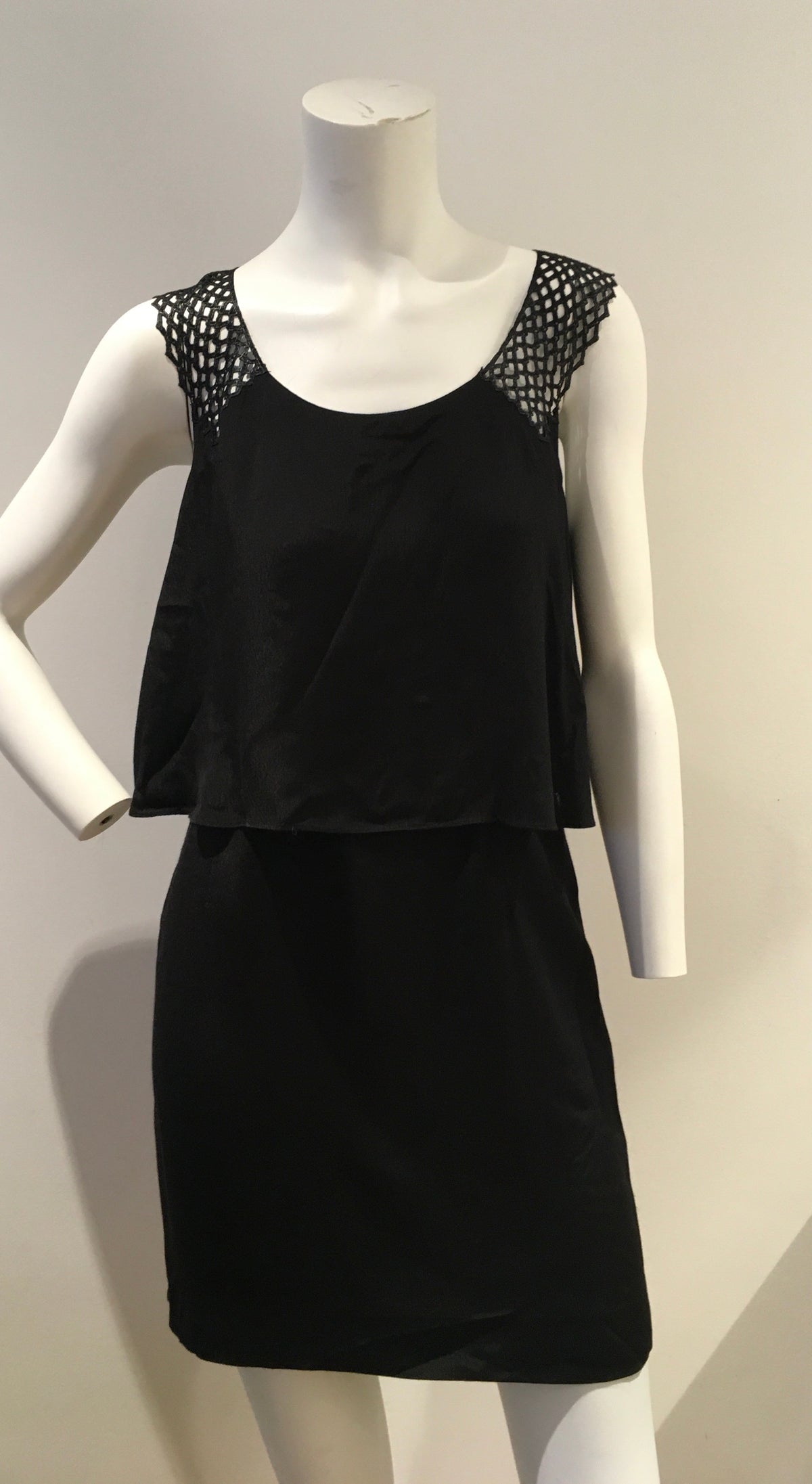 SANDRO Paris Black Eyelet Shoulder Viscose Dress Size 1 S Small ladies