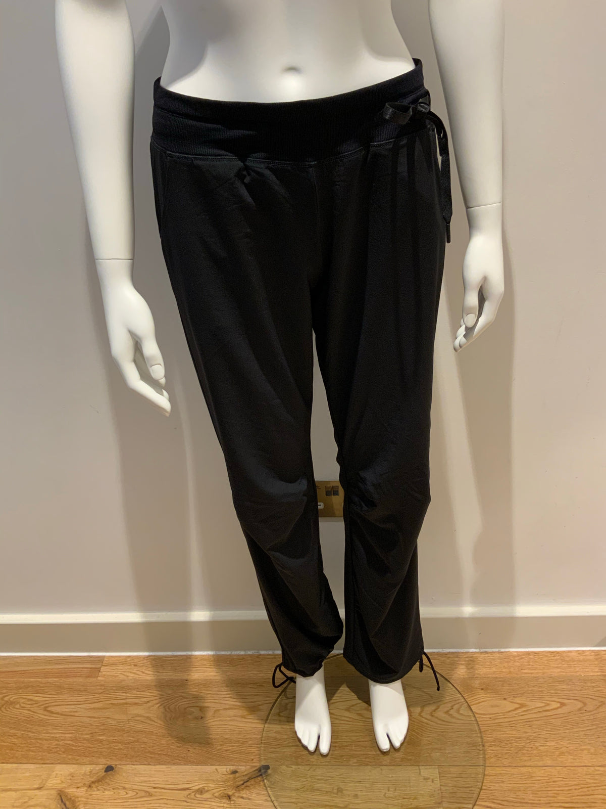 Sweaty Betty Sportswear Garudasana Yoga Sweatpants Size Small or Medium ladies