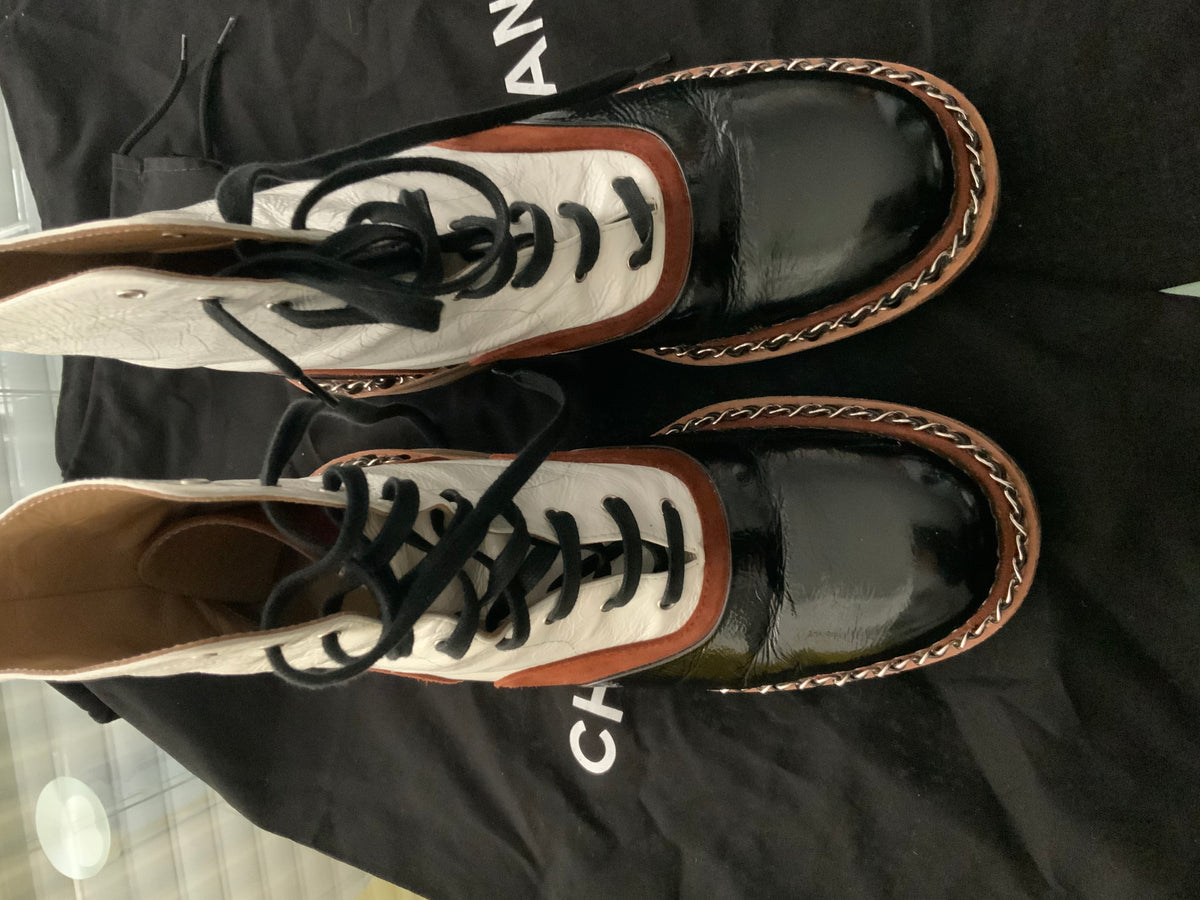 CHANEL Most wanted ICON patent combat boots Size 38 UK 5 US 8 ladies