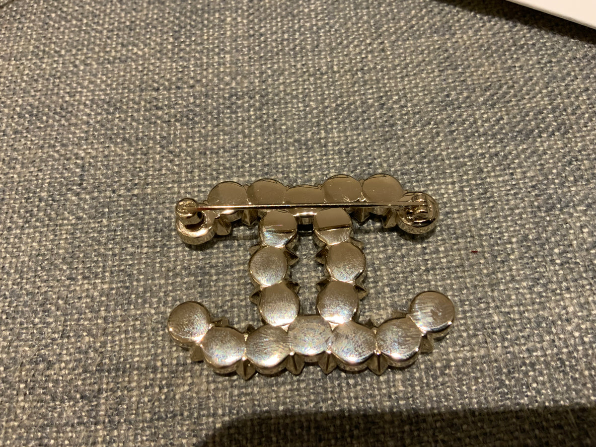 CHANEL CC 2021 Crystal Pearls Brooch Gold 11.1 g ladies