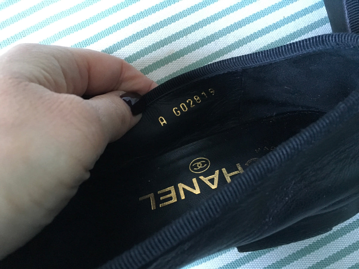 CHANEL LIMITED EDITION CC GOLD BLACK FLATS SHOES Ladies