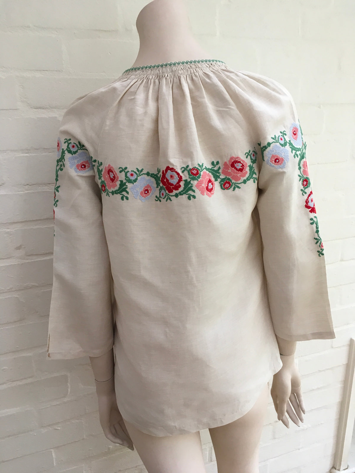 VILSHENKO Harper embroidered slub linen and silk-blend blouse Ladies